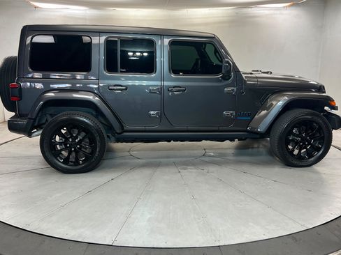 Used 2021 Jeep Wrangler Unlimited Sahara AWD/4WD image 7