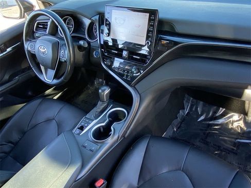 Used 2021 Toyota Camry XLE image 21