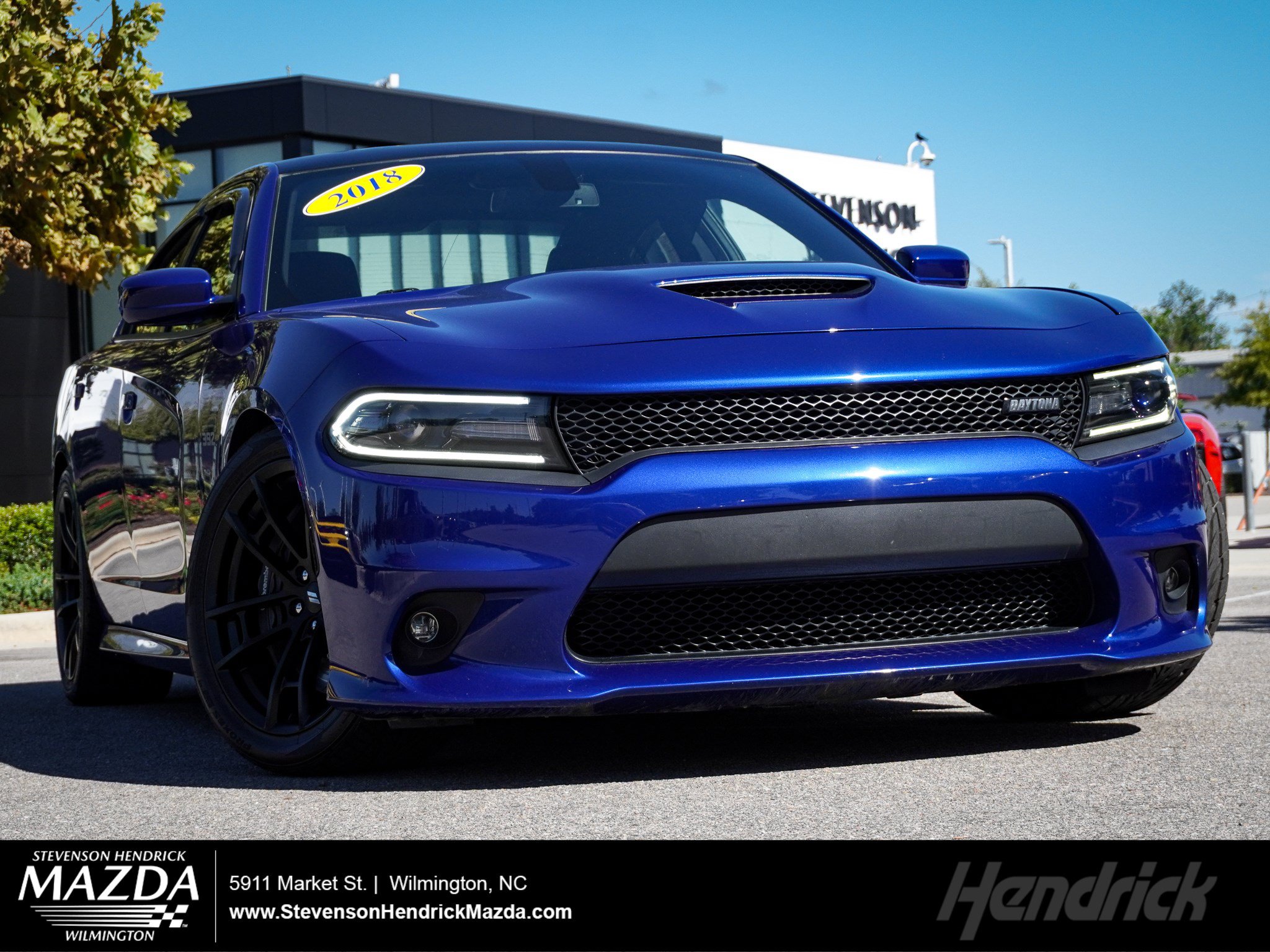 Used 2018 Dodge Charger R/T RWD image 1