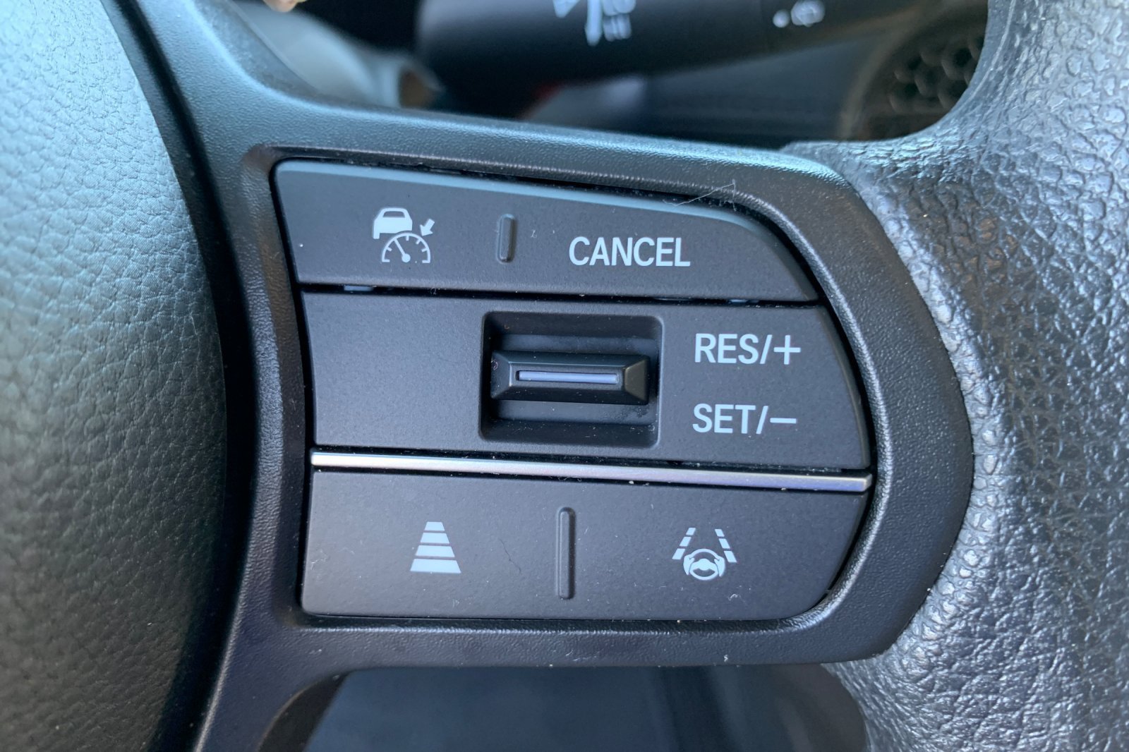 Certified 2025 Honda HR-V LX image 30
