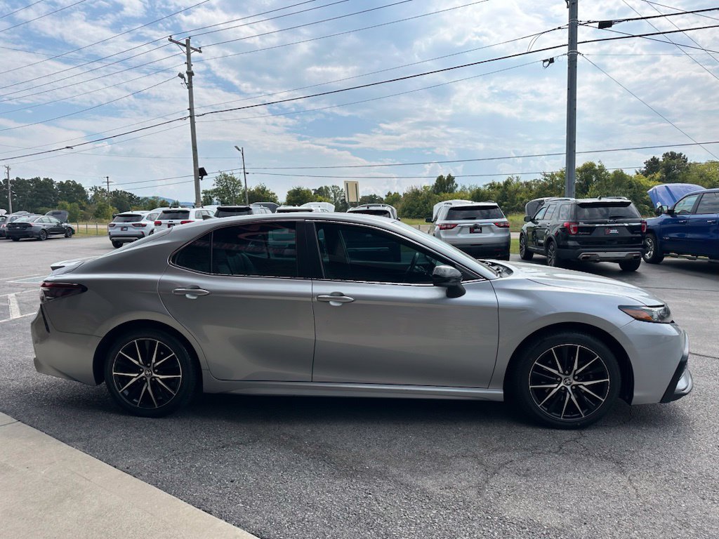 Used 2021 Toyota Camry SE FWD image 7