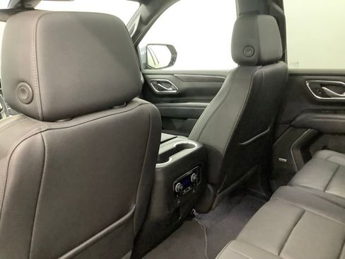 Used 2022 Chevrolet Tahoe Z71 w/ Z71 Off-Road Package AWD/4WD image 8