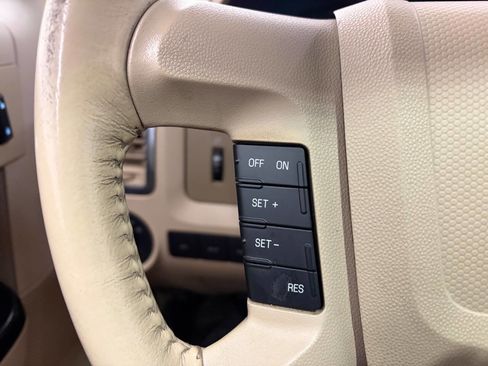 Used 2011 Ford Escape Limited w/ 302A Rapid Spec Order Code image 19