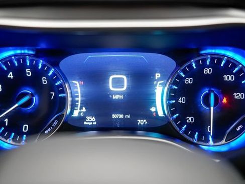 Used 2025 Chrysler Pacifica Select FWD image 33