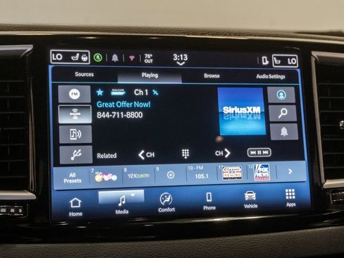 Used 2025 Chrysler Pacifica Select FWD image 19