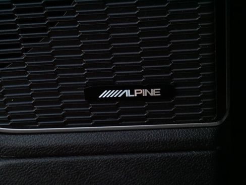 Used 2023 Jeep Grand Cherokee Limited w/ Luxury Tech Group II image 28