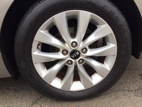 Used 2017 Kia Optima LX image 39