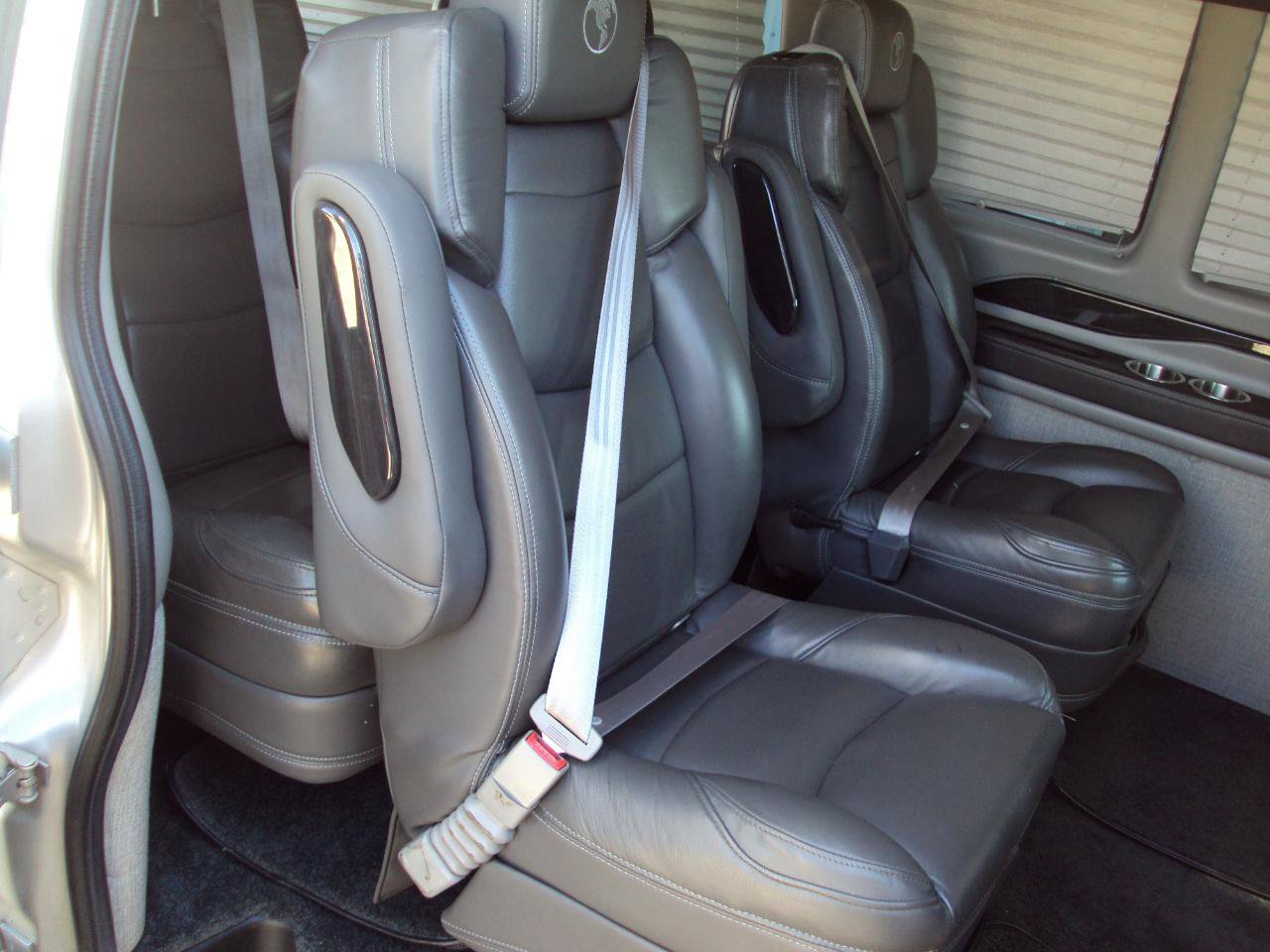Used 2023 Chevrolet Express 2500 Extended RWD image 14