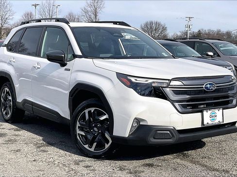 Certified 2025 Subaru Forester Premium image 2