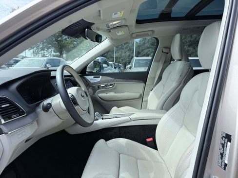 Certified 2024 Volvo XC90 T8 Ultimate AWD/4WD image 11