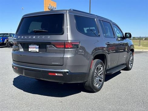Used 2024 Jeep Wagoneer Series II image 7