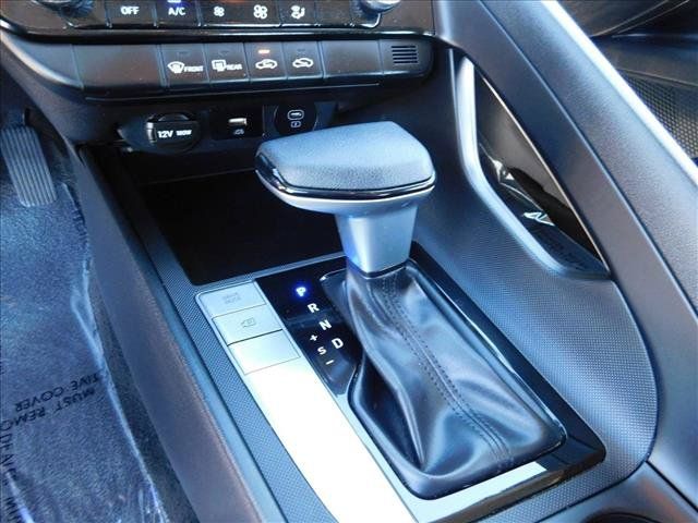Used 2024 Hyundai Elantra SEL FWD image 18