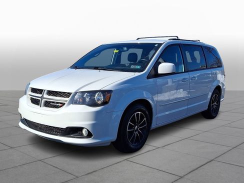 Used 2017 Dodge Grand Caravan GT image 4