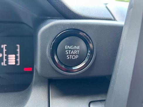 Used 2025 Toyota Tacoma SR AWD/4WD image 28