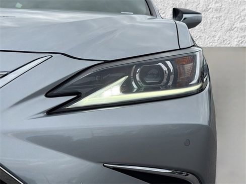 New 2025 Lexus ES 350 w/ Premium Package image 9
