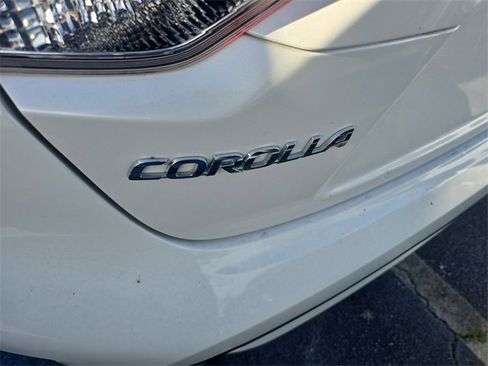 Used 2020 Toyota Corolla LE image 5