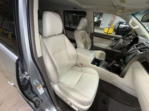 Used 2019 Lexus GX 460 Premium w/ Premium Package AWD/4WD image 16