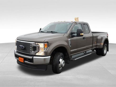 Certified 2022 Ford F350 XLT image 11