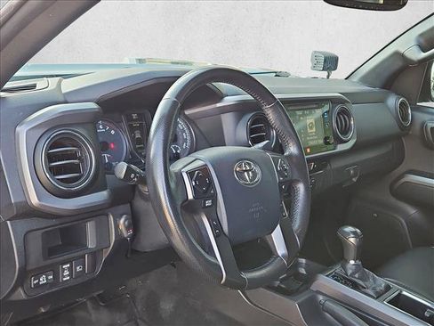 Used 2019 Toyota Tacoma TRD Off-Road image 10