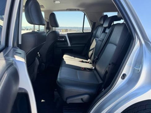 Used 2016 Toyota 4Runner SR5 AWD/4WD image 11