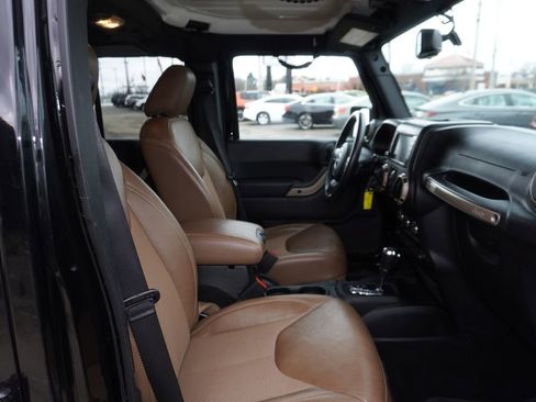 Used 2017 Jeep Wrangler Unlimited Sahara image 29