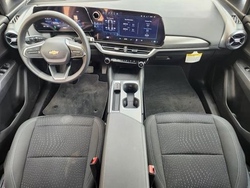 Used 2025 Chevrolet Equinox EV LT image 25