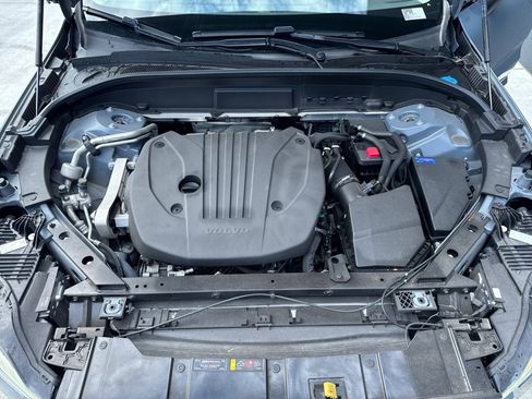 Used 2023 Volvo XC60 B5 Plus image 20