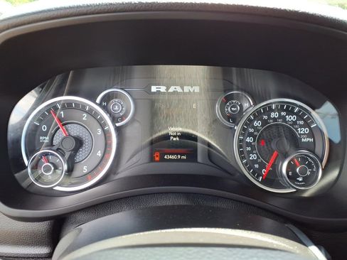 Certified 2024 RAM 2500 Big Horn w/ Night Edition AWD/4WD image 6