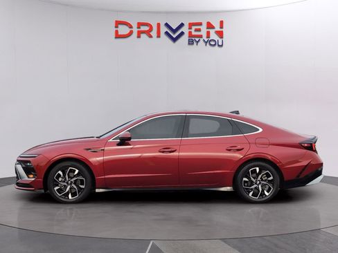 Used 2024 Hyundai Sonata SEL image 2