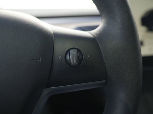 Used 2023 Tesla Model Y Long Range image 44