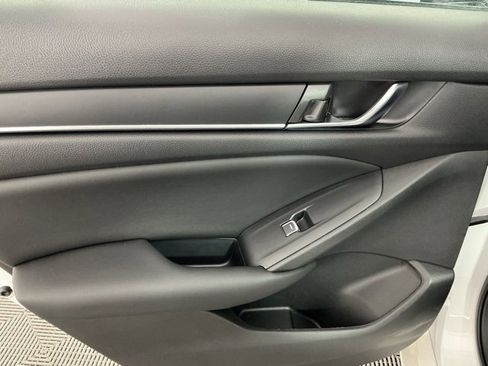 Used 2022 Honda Accord Sport image 9