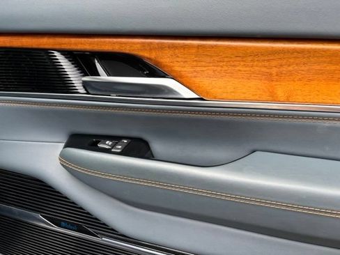 Certified 2022 Jeep Grand Wagoneer Series II AWD/4WD image 22