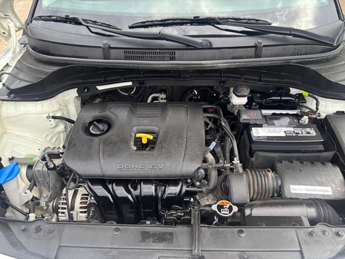 Used 2025 Kia Soul LX w/ LX Technology Package FWD image 30