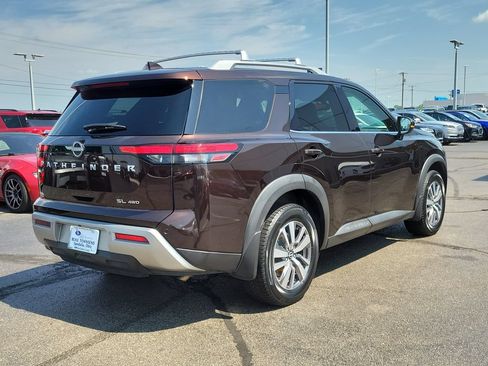 Used 2022 Nissan Pathfinder SL AWD/4WD image 4
