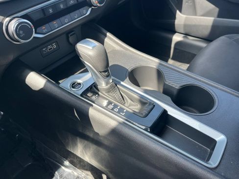 Used 2025 Nissan Altima 2.5 SV FWD image 42