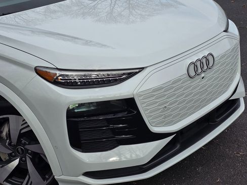 Used 2025 Audi Q6 e-tron Premium Plus image 69