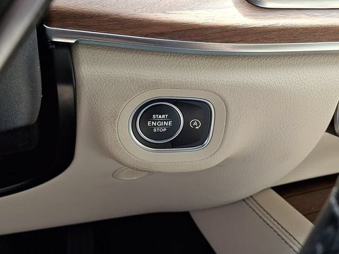 Used 2022 Mercedes-Benz GLE 350 4MATIC image 23
