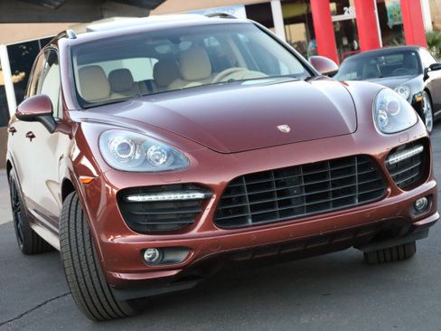 Used 2013 Porsche Cayenne GTS image 2