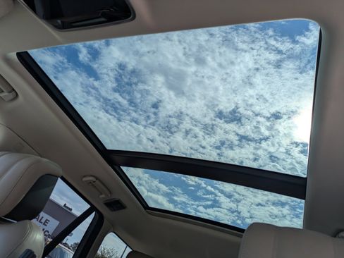 Used 2018 Land Rover Range Rover HSE image 22