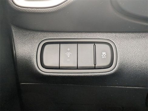 Certified 2023 Hyundai Venue SE w/ Cargo Package image 17