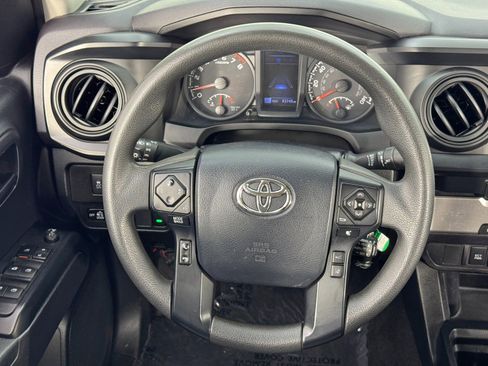 Used 2020 Toyota Tacoma SR w/ SR Convenience Package image 18