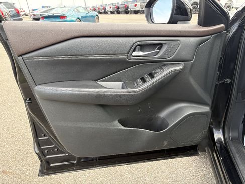 Used 2023 Nissan Rogue SL AWD/4WD image 29