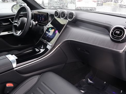 Certified 2025 Mercedes-Benz GLC 300 4MATIC image 25