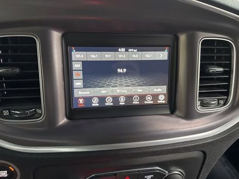 Used 2020 Dodge Charger SXT image 18