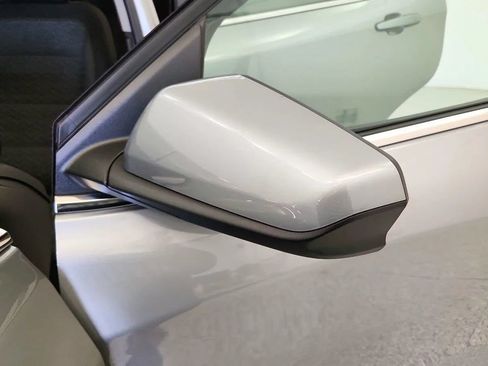 Used 2024 Chevrolet Equinox LT FWD image 18
