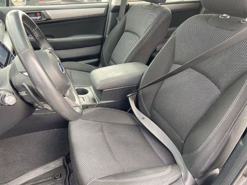 Used 2018 Subaru Outback 2.5i Premium image 15
