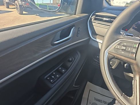 New 2026 Jeep Grand Cherokee Limited image 15