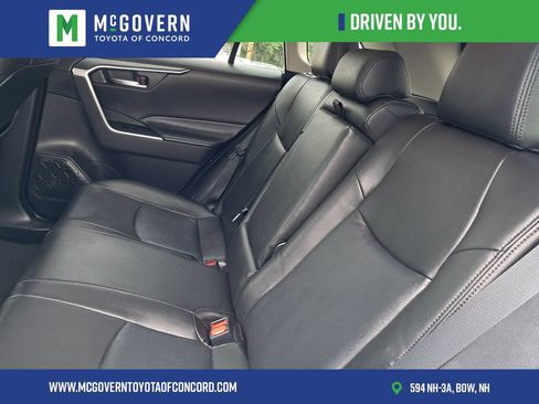 Used 2021 Toyota RAV4 XLE w/ Carpet Mat Package (TMS) AWD/4WD image 21