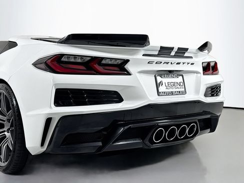 Used 2023 Chevrolet Corvette Z06 w/ Stealth Interior Trim Package RWD image 11