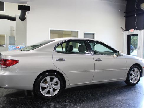Used 2005 Lexus ES 330 FWD image 3